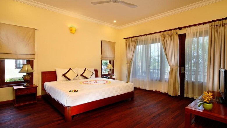Hotel Golden Coast Resort & Spa