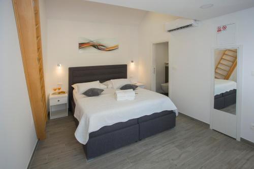 Hostal Central Old Town Rooms