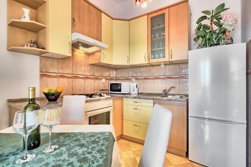 Lara Apartments