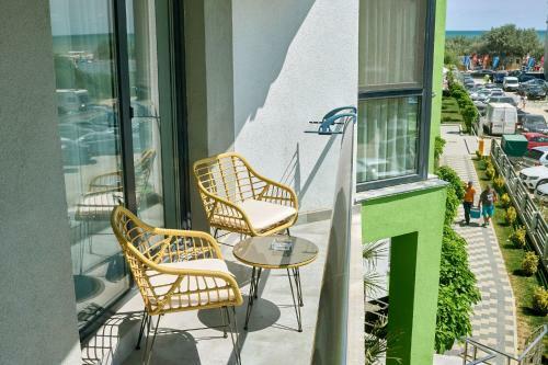 Provence Apartment In Alezzi Spa N Pool Resort