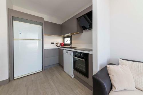 Modern Apartment Near Beach With Central Location In Bodrum