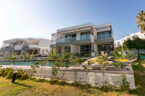 Modern Apartment Near Beach With Central Location In Bodrum