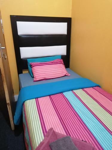 Hostal The Croc Guest House