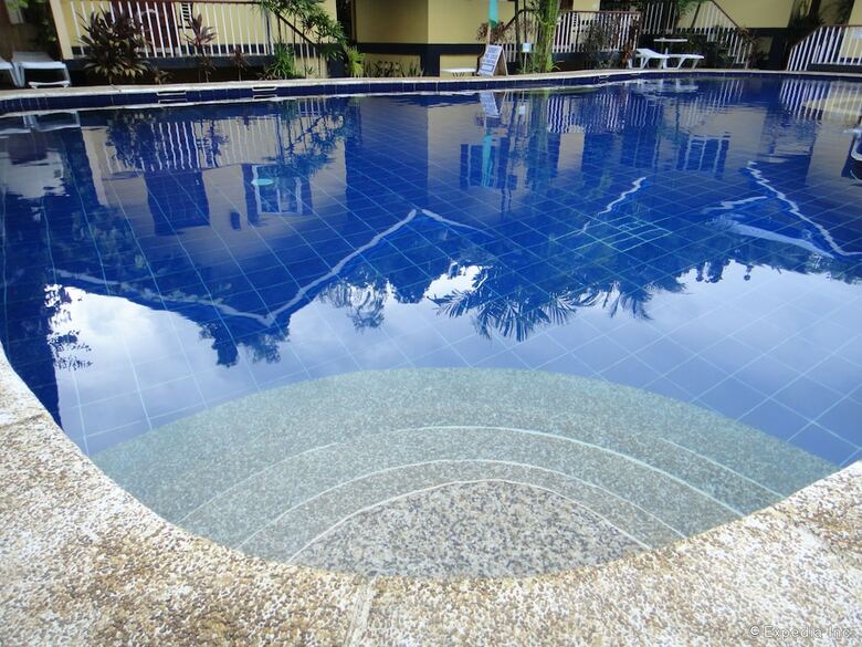Hotel Blue Lagoon Inn & Suites