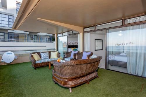 Sands Umdloti Luxury Beach Front Apartment