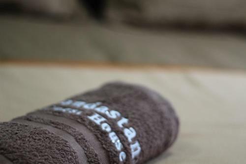 Hostal Mandastana Guest House And Kost