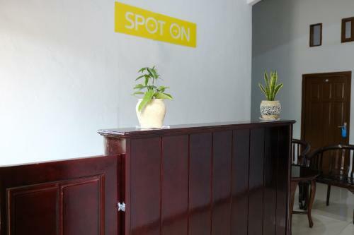 Hotel Spot On 2766 Kezia Kost