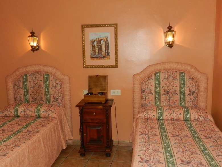 Hotel Don Javier (.)