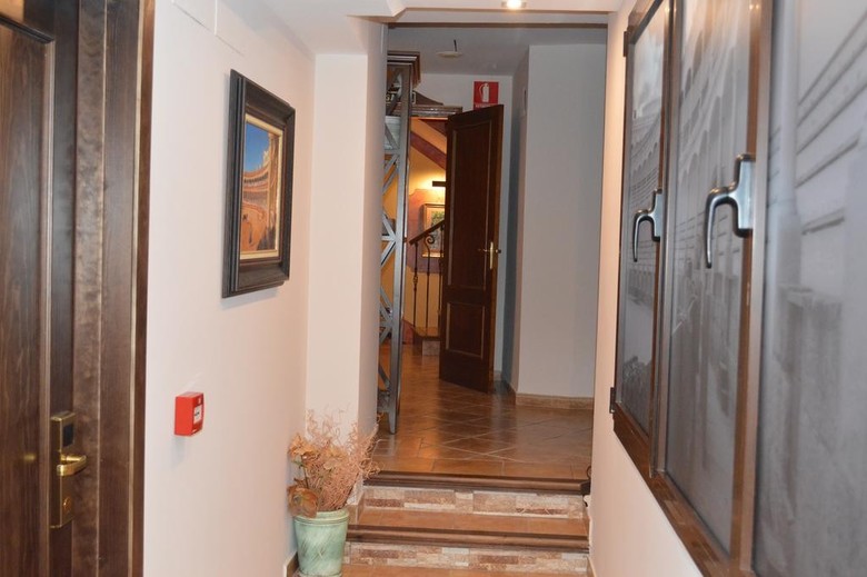 Hotel Don Javier (.)
