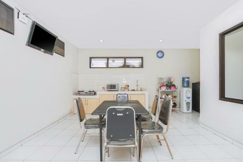 Hotel Oyo Flagship 748 Comfitel Tenggilis