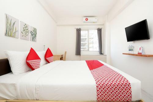Hotel Vaccinated Staff - Oyo Flagship 910 Menara Rungkut Surabaya