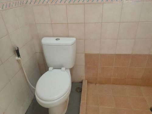 Hotel Oyo 90800 Lemoon Inn Surabaya
