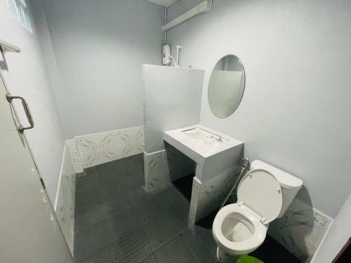 Hotel Baan Ruay Suk Resort, Lopburi