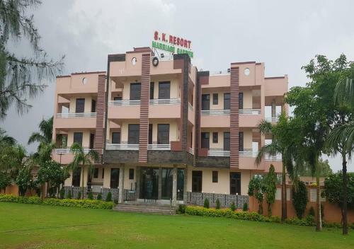 Hotel S K Resort & Marriage Garden