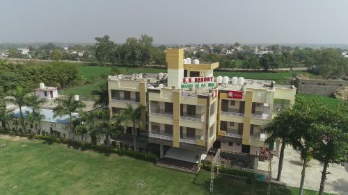 Hotel S K Resort & Marriage Garden