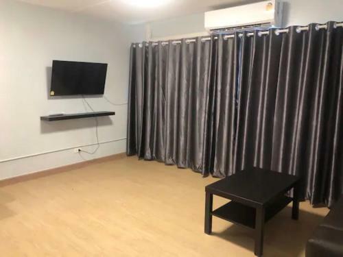 Apartamento Popular Condo Near Impact/thunder Dome