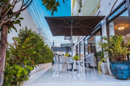 Malizon Hotel And Residences