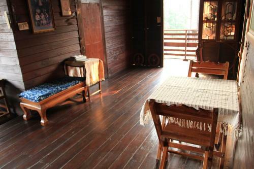 Banban Nannan Library And Guesthome