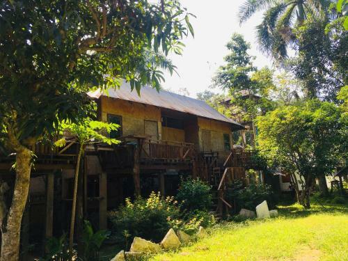 Golden Hut -chill Bungalows In Town??????????