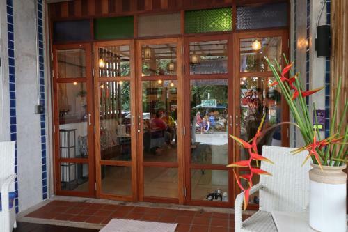 Hostal Little Jasmine By The River