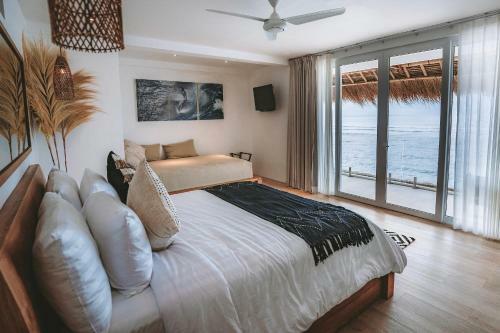 Hotel Legends Beachfront Resort