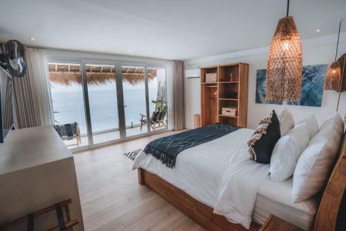 Hotel Legends Beachfront Resort