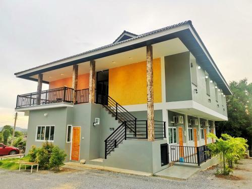 Hotel ???????? ????? ?????? ??????? ( Little Hill Sattahip Resort )