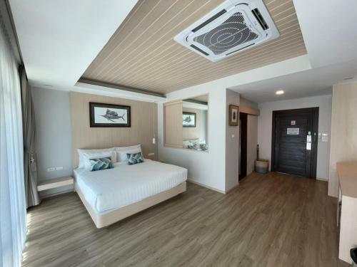 Hotel ???????? ????? The Pine Songkhla