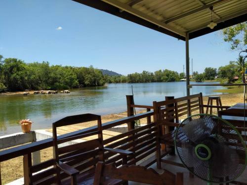 Hostal Khum Thong Resort