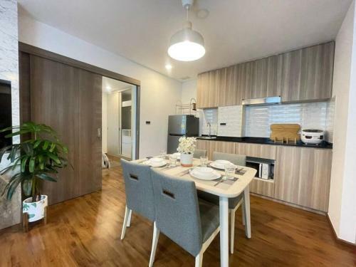 Apartamento 2br Service Condo In Sriracha