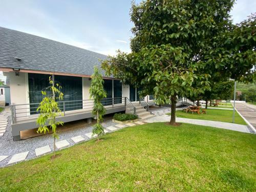 Hostal Be Leaf Resort Sha