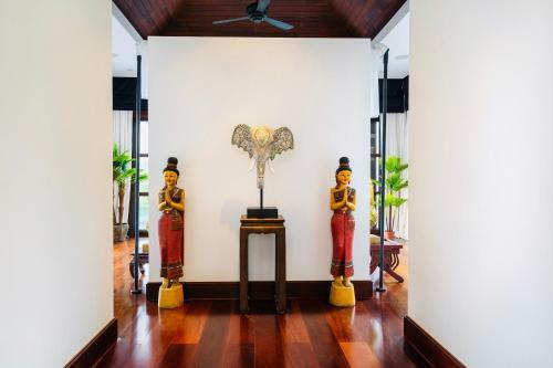 D-lux 4 Bed Sea View Villa With Private Beach