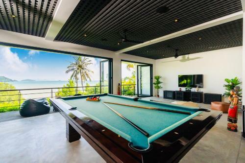 D-lux 4 Bed Sea View Villa With Private Beach