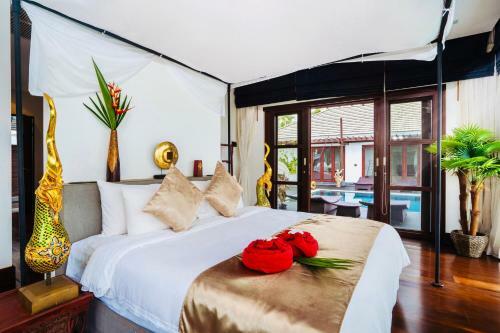 D-lux 4 Bed Sea View Villa With Private Beach