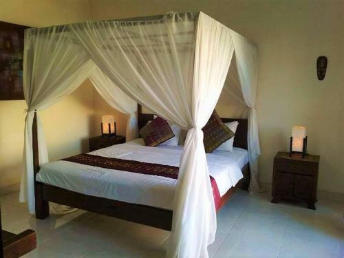 Legian 6 Bedroom Villa - Location Plus - Dewi