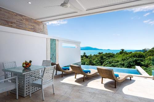 Sunset Lagoon | Villa Rihanna 2