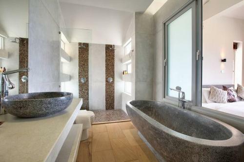 5 Bedroom Luxury Sea View Villa Moon