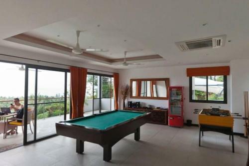 5 Bedroom Sea View Villa With Waterslide