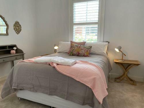 Stylish Comfort & Centrally Located!