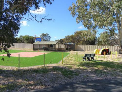 Moonta Bay Cabins - Cabin 7