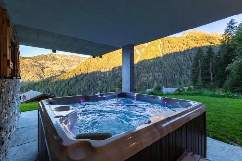Fabulous Luxury Spa Chalet W. Jacuzzi Sauna