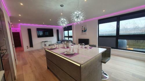 Apartamento Central Penthouse With Hot Tub & Views 24