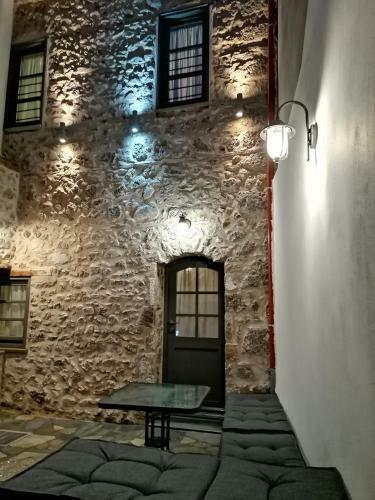 Hostal Riverbed Traditional Guest House
