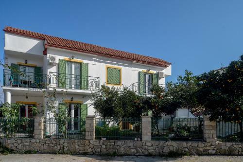 Penelope - Loggos Apartments