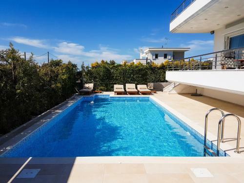 Luxury Villa Loutraki With Private Heated Pool