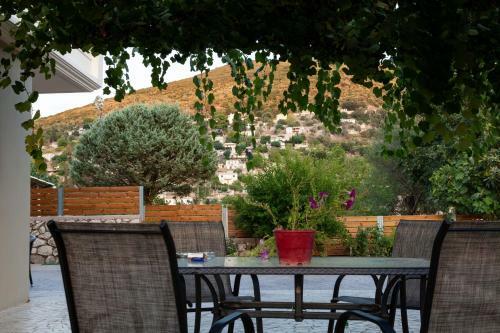 Tsoutsis Apartments
