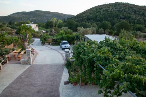 Tsoutsis Apartments