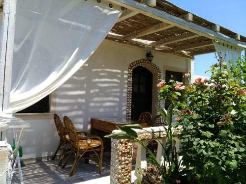 Villa Spaceful Apartment With Veranda N Garden