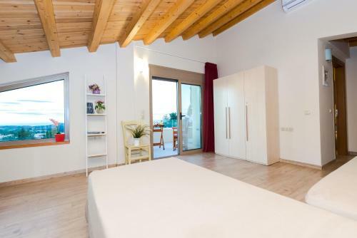Mon Emvasia Margarites Villas