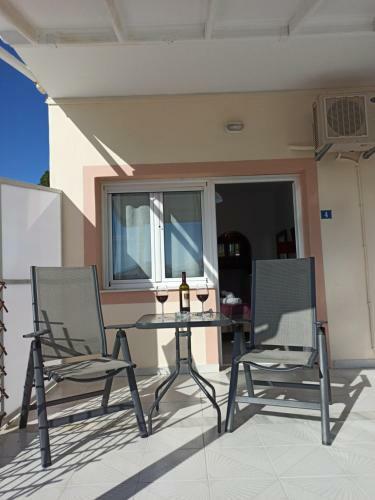 Wave Marathias Apartments